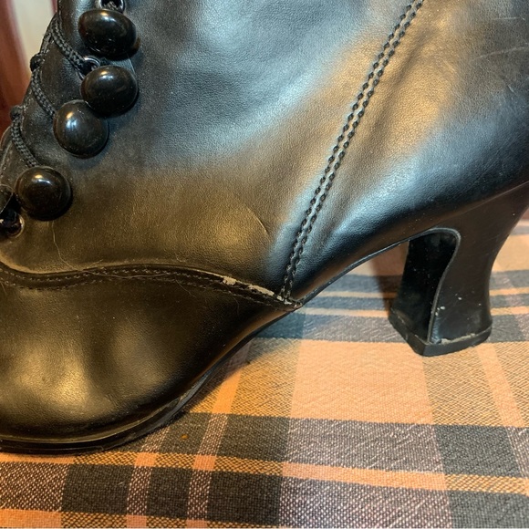 Witch boots Cosplay Costume Halloween Theater Dressy Heels 8 Black Faux Buttons - Picture 9 of 16